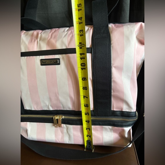 🩷Victoria's Secret Large Carry-On Bag🩷 - Picture 10 of 12